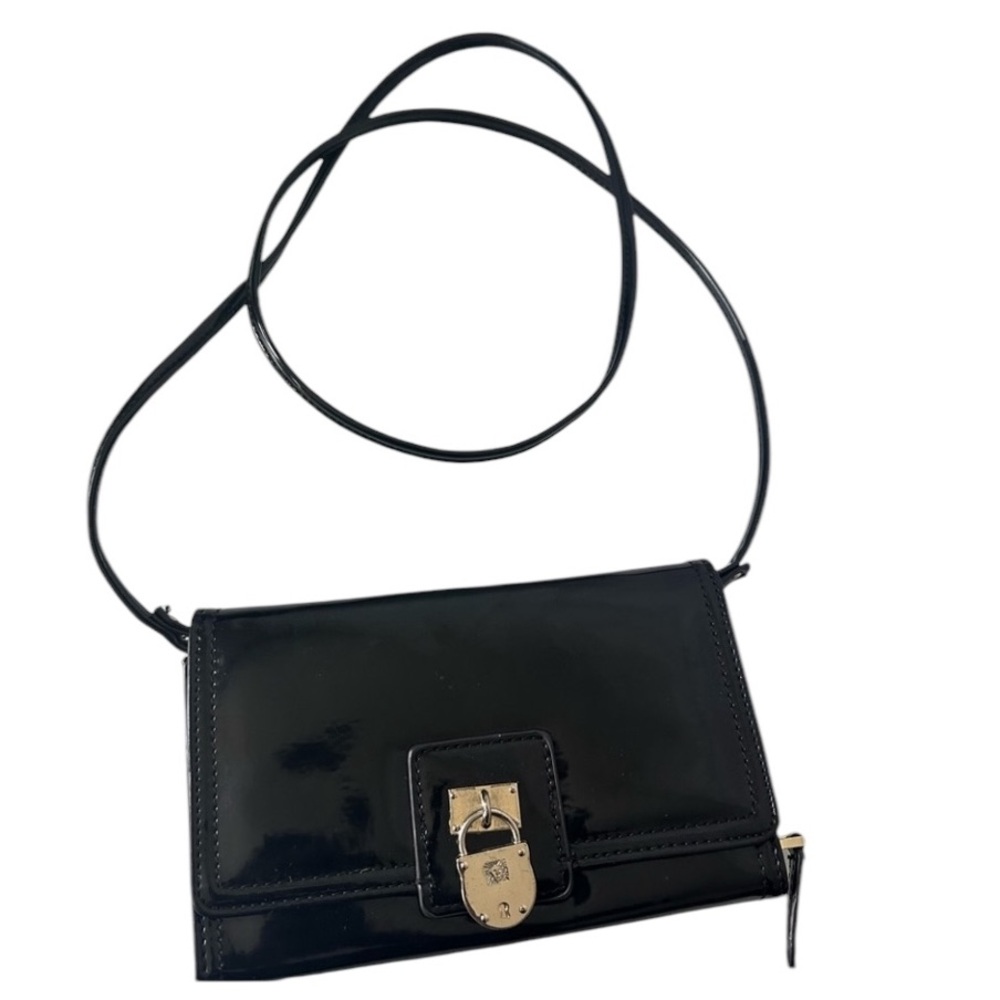 Anne Klein vintage black patent leather crossbody bag or clutch removable strap